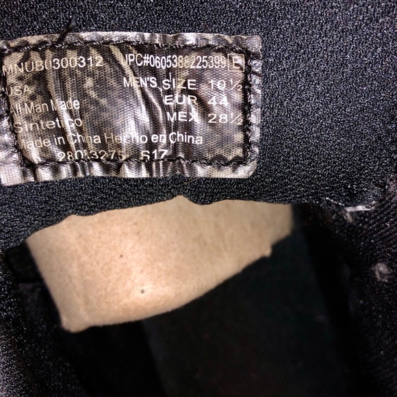 Mens Shoe Sz. 10.5 - Picture 7 of 7